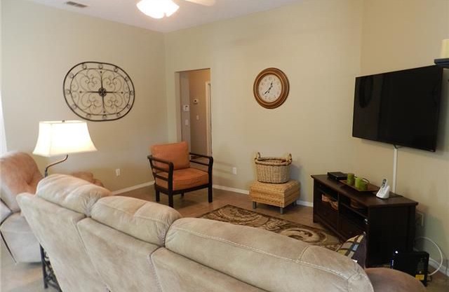 530JA. 4 Bedroom Vacation Pool Home With Golf Course View