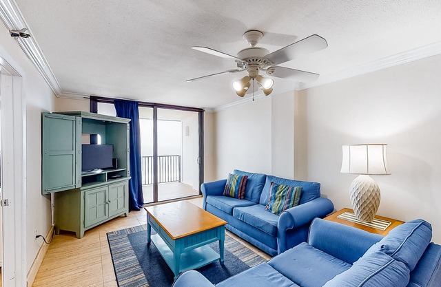 5th Floor Gulf-Front Condo In Navarre Beach with Shared Pool