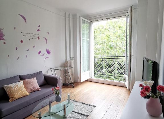 Apartment T4 near buttes-chaumont