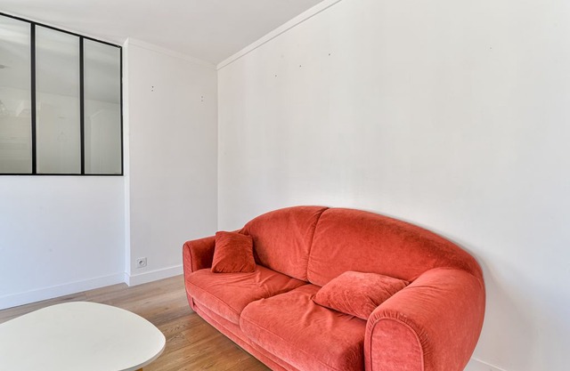 Apt design near Paris