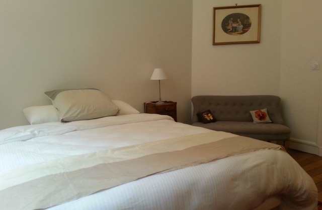 Beautiful brand new studio quiet area close to the Eiffel Tower