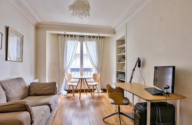 Beautiful sunny two-room apartment with balcony *Paris 13*