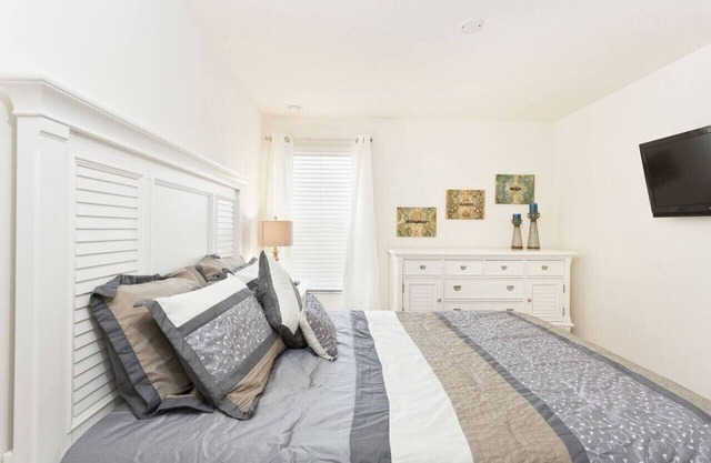 Bella Vida Townhome with private pool near Disney