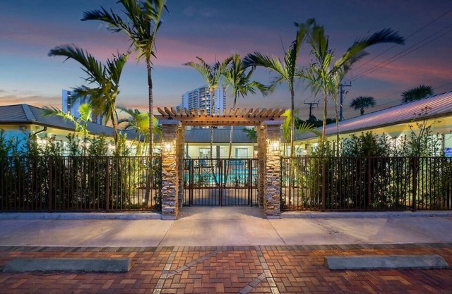Bermuda Bungalows West Palm Beach 