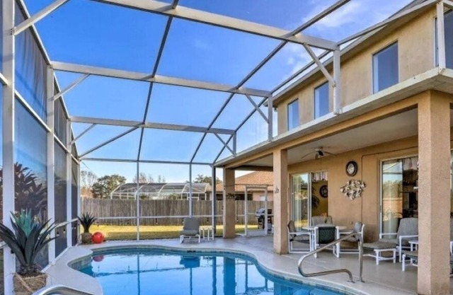 Bright and Spacious 6 BR Disney Area Villa with Pool and Game Room