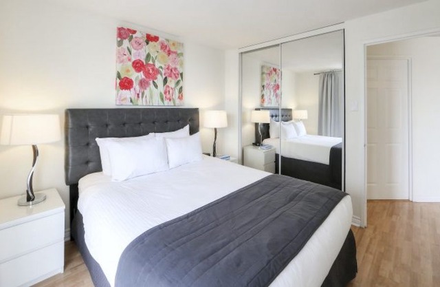 Canada Suites on Bay - One Bedroom Superior Suite