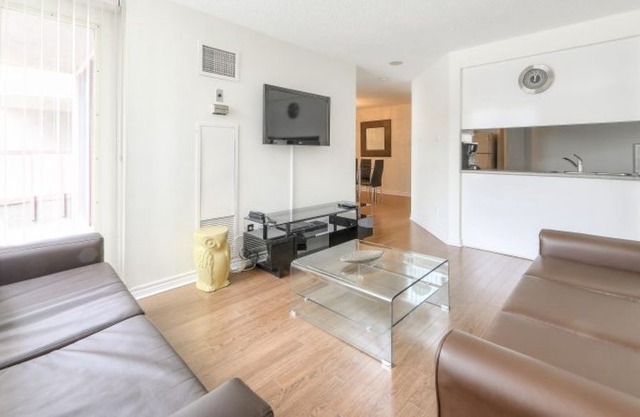 Canada Suites on Bay - Two Bedroom Two Bath Presidential Suite