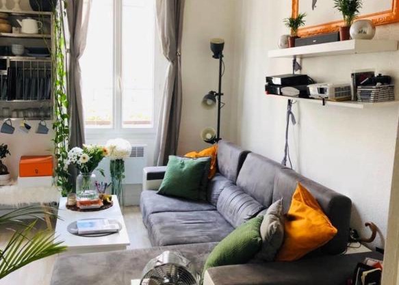 Charming and bright apt in Menilmontant