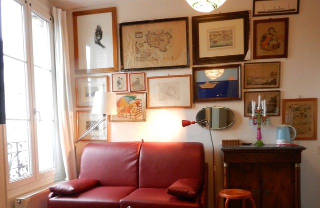 Charming small apartment in the heart of Paris
