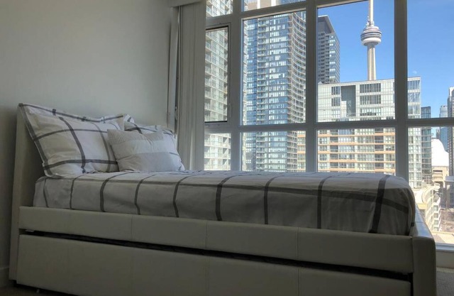 Comfy Corner Suite 15*
