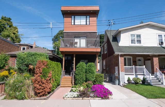 Cosy 1 Bedroom Suite in Leslieville