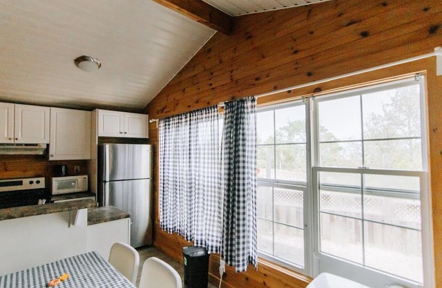 COTTAGE #4