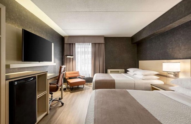 Days Inn by Wyndham Toronto West Mississauga