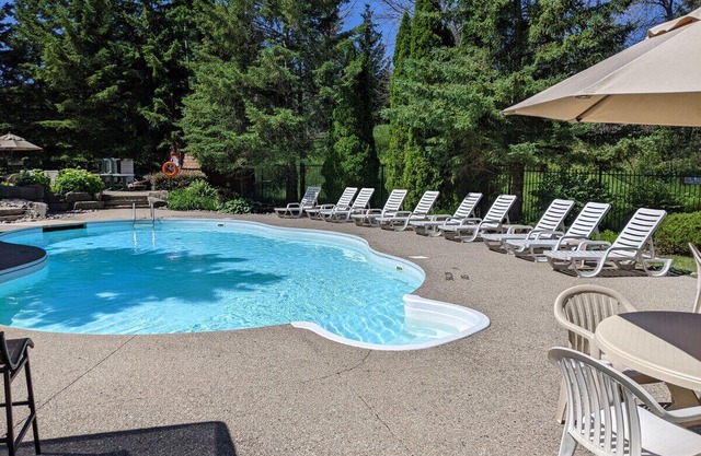 Elegant Sierra Lane Retreat (88780)