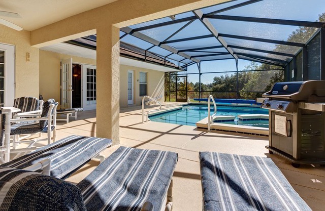 Exclusive 5 Bedroom 4 Bathroom Pool and Spa Luxury Villa minutes from Disney