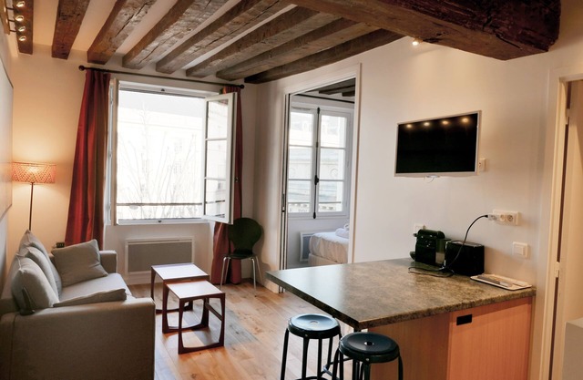 Exquisite 2 Bedrooms Apt in the Center of Latin Quarter : Best Deal for 6 C3