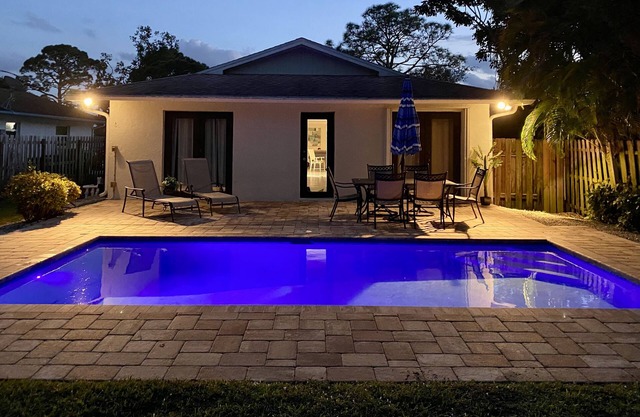 *GEM!*3 BR BEACH HOUSE w/HEATED POOL, short ride to the beach!