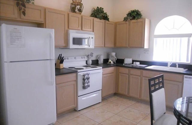 Gorgeous Villa w/ Private Pool in Indian Creek, Kissimmee 4BR / 3BA