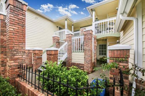 Grand Executive 3BR Condo Apartment near Disney Parks