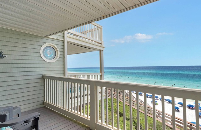 Gulf Front, Stunning Views, Great Location + Free Attraction Tickets!