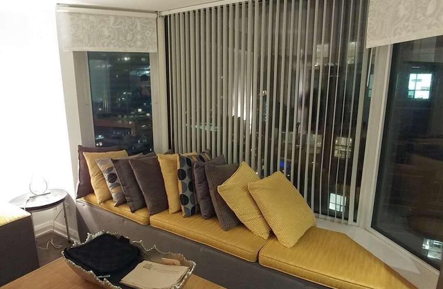 High End Toronto Downtown Condo (Bay/Museum station)