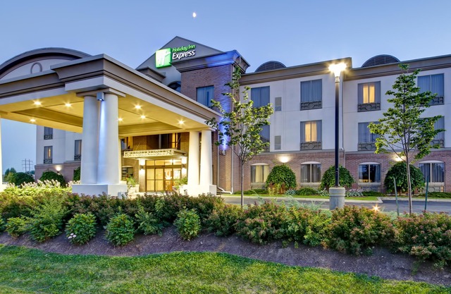 Holiday Inn Express and Suites Guelph, an Ihg Hotel