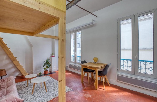 HostnFly apartments - Mezzanine design studio near Buttes-Chaumont