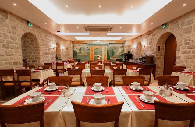 Hotel Touring Paris