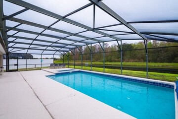 House of Views-Private South Facing Pool, WiFi, Games Room, Lakeview