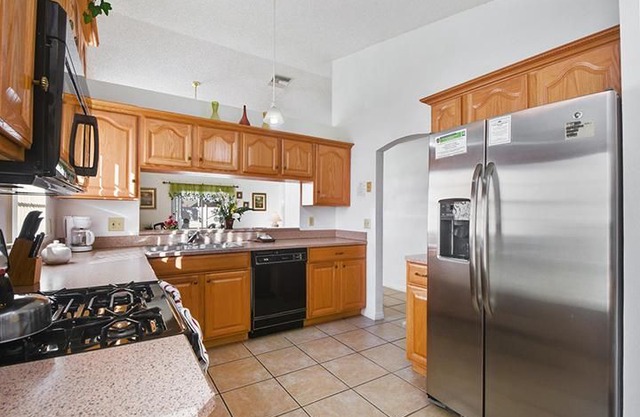Indian Wells - 3BD/2BA Pool Home - Sleeps 6 - Gold - RIW301