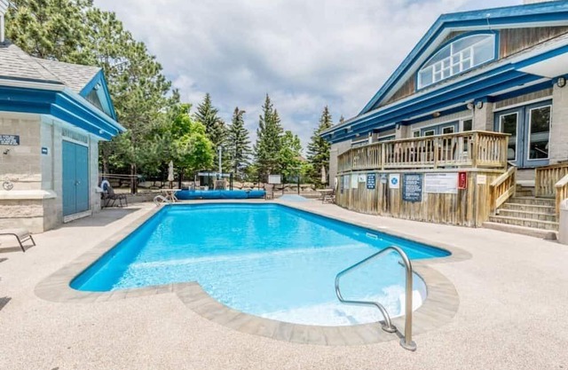Large Condo with Pool and Mountain Views