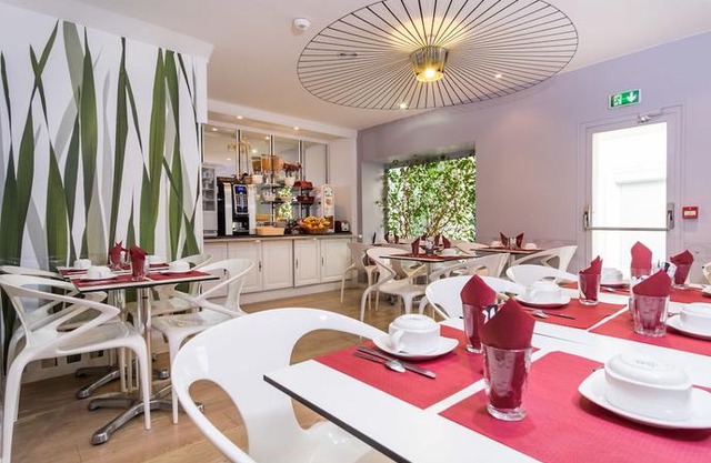 Le 55 Montparnasse Hotel