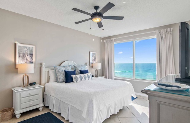 Leeward Key 804 Beach Service Included, 2 Bed/2 Bath Amazing Views