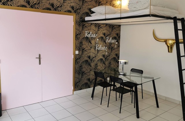 Luminous 25m² MONTREUIL 5 minutes Paris
