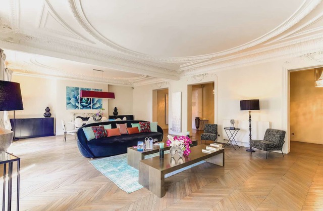 Montaigne I - Three Bedroom Apartment, Sleeps 6