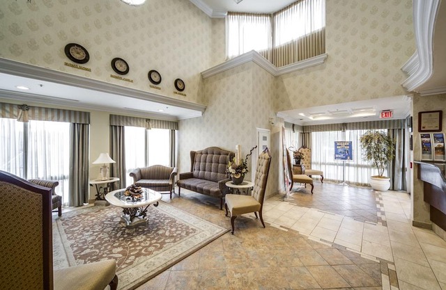 Monte Carlo Inn - Brampton Suites