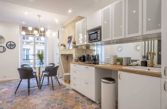 Montmorency III - Studio Apartment, Sleeps 2