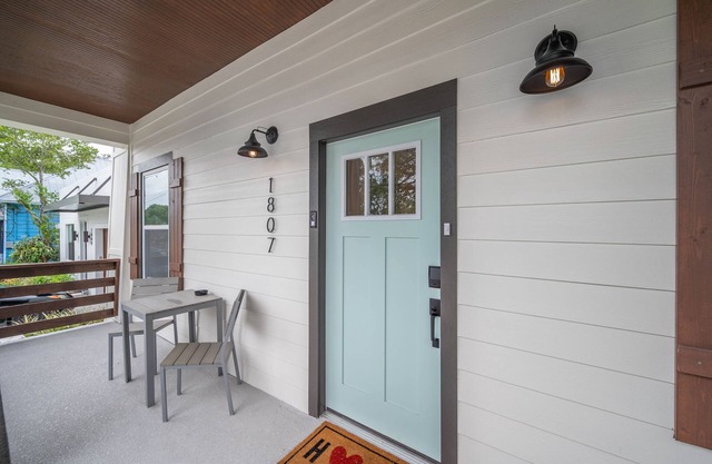 New Modern Farmhouse in the <3 of Ybor City!