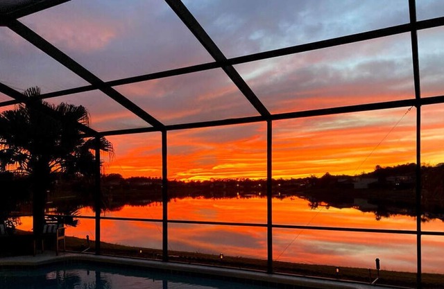NEW Stunning Lakeview/Gated/Just a few miles to Disney