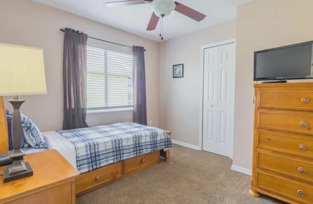 No Rear Neighbors - Pool - New Kitchen - Near Disney - Wi-Fi - Hillcrest