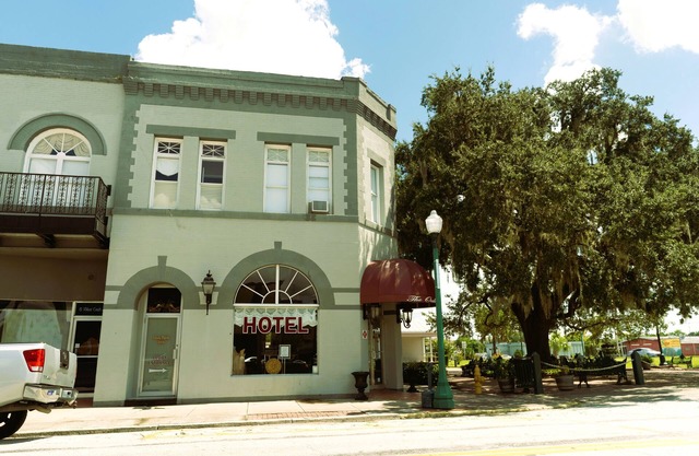 Oak Park Inn by OYO