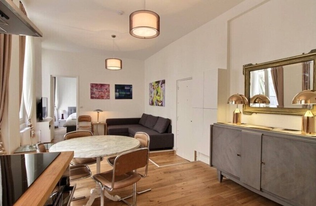 Parisian Home|102227|1 chambre|Sentier - Bonne Nouvelle