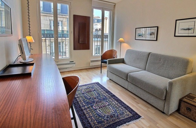 Parisian Home|S06355|Studio|Montparnasse - Maine