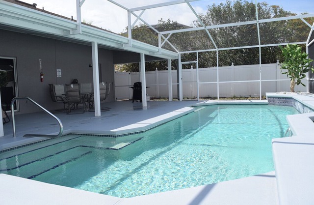 pool 4 bed 2 bath near DISNEY