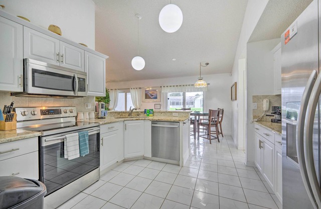 Pool + Game Room, 5 Mi to Disney: Kissimmee Home!