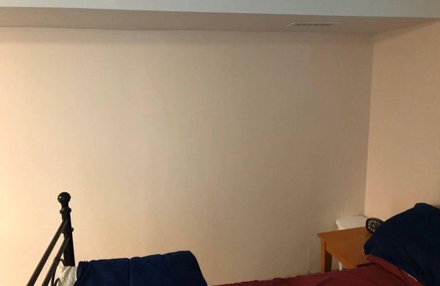 Private 5 Starts Bedroom In Uptown Waterloo