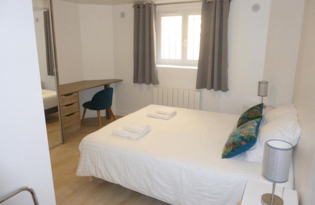 RESIDENCE ROCHEGUDE-Duplex n°4-NEAR LA DEFENSE-PARIS