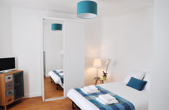 RESIDENCE ROCHEGUDE-Studio n°2-PROCHE LA DEFENSE/PARIS