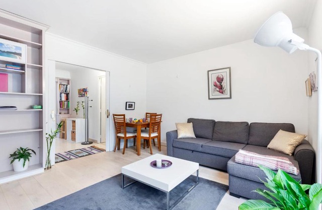 Spacious apartment in quartier Latin