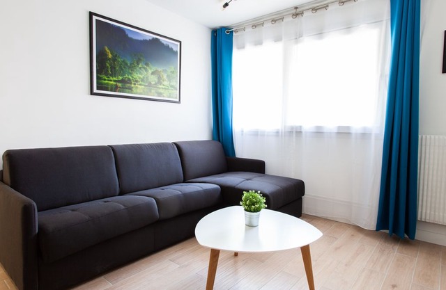 Splendid bright apt near MENILMONTANT